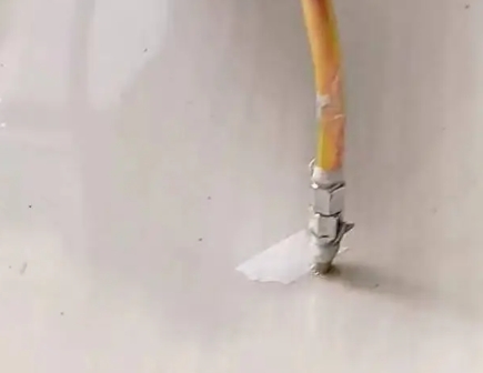 江华瓷砖空鼓维修公司专业解答在瓷砖铺贴过程中，如果使用的砂料过粗（如全部使用了粗砂），可能会导致以下问题